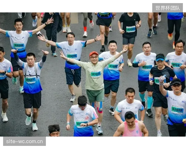 每举办一场万人规模的城市马拉松，平均可创造超过800个临时就业岗位，显著缓解短期就业压力